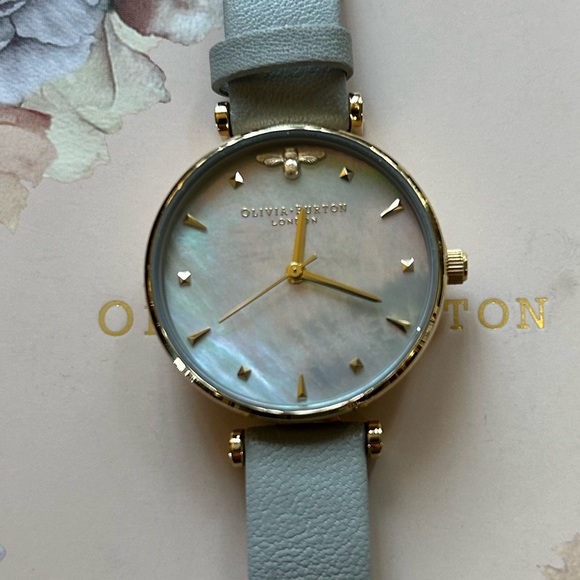Olivia Burton Queen Bee Watch With 30mm Grey Pearl Face & Grey Leather Band - Picture 1 of 8